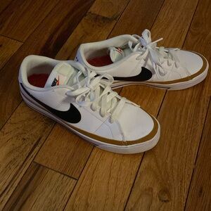 Nike women’s court legacy